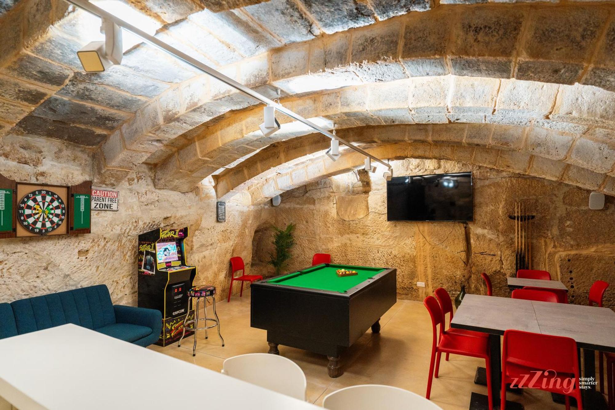 A Modern Maltese Townhouse In Siggiewi Villa Bagian luar foto